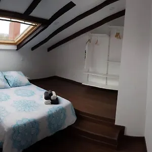 apartamentos-cama-del-rey.bilbaohotelsspain.com/